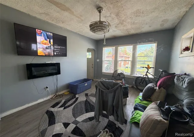 Photo 3 of Single family home for sale at 9669 Cascade St, Detroit, MI 48204 | MLS# 20261056667 | Listing updated on 2026-10-23