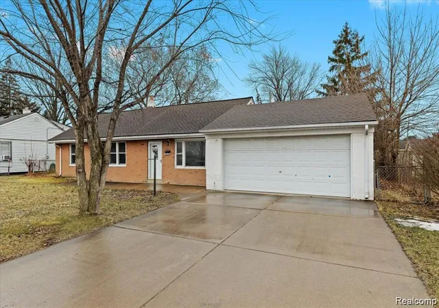 Photo 2 of Single family home for sale at 8424 Stout Ave, Warren, MI 48093 | MLS# 20261056836 | Listing updated on 2026-09-16