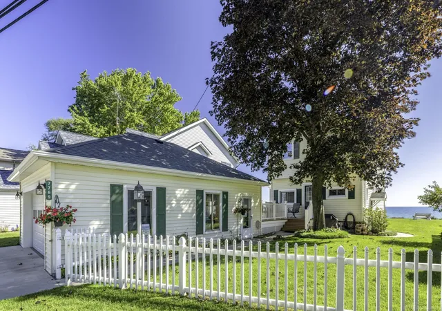 Photo 2 of Single family home for sale at 7769 Lakeview Dr, Lexington, MI 48450 | MLS# 58050215879 | Listing updated on 2026-09-09