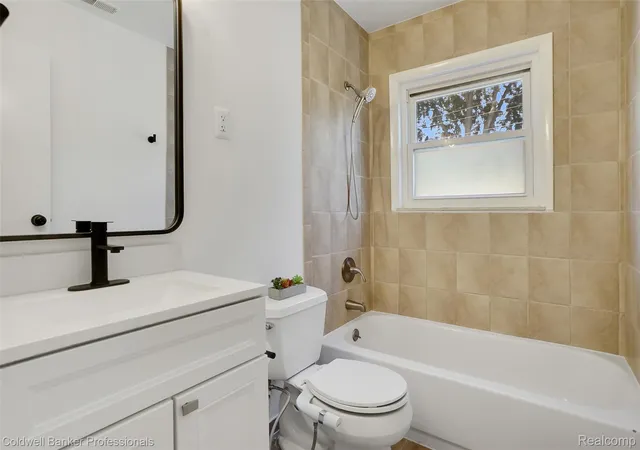 Photo 4 of Single family home for sale at 2436 Toby Rd, Lake Orion, MI 48359 | MLS# 20261057246 | Listing updated on 2026-09-05