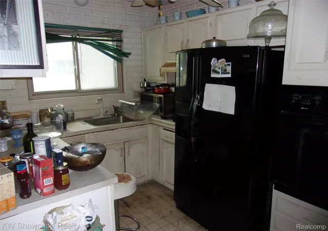 Photo 1 of Single family home for sale at 27380 Lahser Rd, Southfield, MI 48034 | MLS# 20261057335 | Listing updated on 2026-09-10