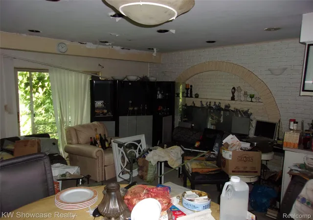 Photo 3 of Single family home for sale at 27380 Lahser Rd, Southfield, MI 48034 | MLS# 20261057335 | Listing updated on 2026-09-10