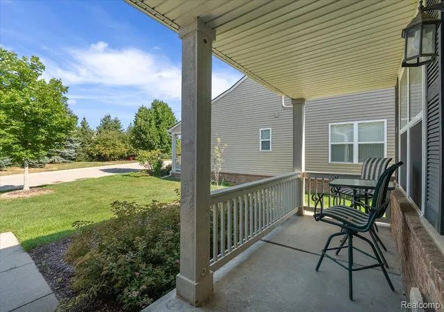 Listing Photo 3 - Condo for sale in building located at 3679 W Madison Ave, Lake Orion, MI 48359