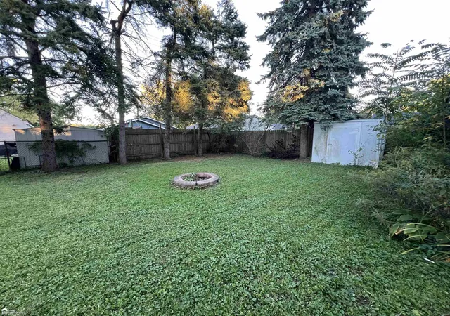 Photo 3 of Single family home for sale at 2816 Wisner St, Waterford, MI 48329 | MLS# 5050216053 | Listing updated on 2026-10-09