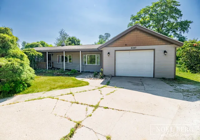 Photo 1 of Single family home for sale at 4147 S Brooks Rd, Muskegon, MI 49444 | MLS# 71026038519 | Listing updated on 2026-09-02