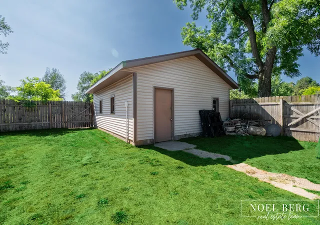 Photo 3 of Single family home for sale at 4147 S Brooks Rd, Muskegon, MI 49444 | MLS# 71026038519 | Listing updated on 2026-09-02