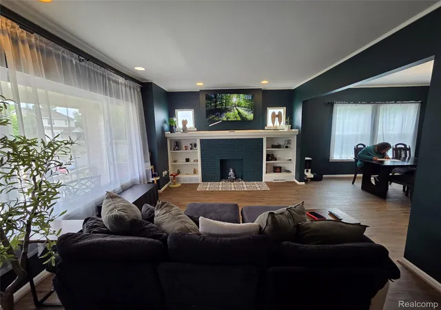 Photo 4 of Single family home for sale at 4175 Beaconsfield St, Detroit, MI 48224 | MLS# 20261057887 | Listing updated on 2026-09-23