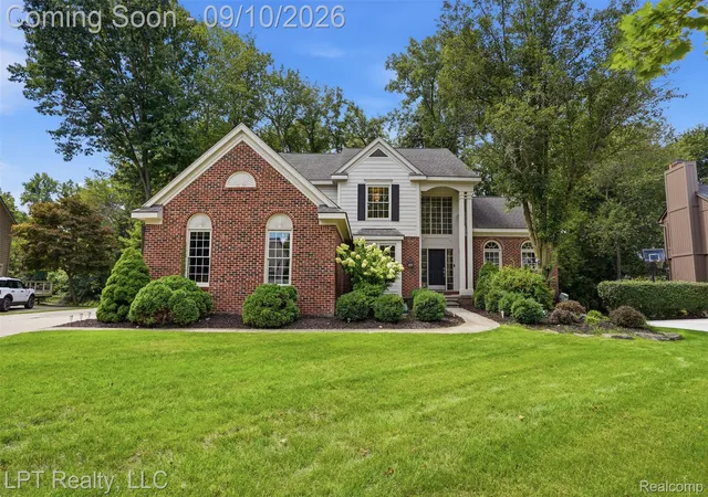 Photo 3 of Single family home for sale at 1419 Woodbridge Ln, Wixom, MI 48393 | MLS# 20261058035 | Listing updated on 2026-10-06