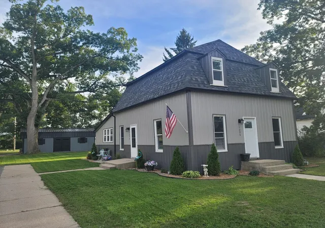 Photo 1 of Single family home for sale at 1096 E James St, White Cloud, MI 49349 | MLS# 65026038605 | Listing updated on 2026-09-16