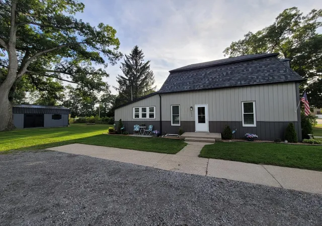 Photo 3 of Single family home for sale at 1096 E James St, White Cloud, MI 49349 | MLS# 65026038605 | Listing updated on 2026-09-16