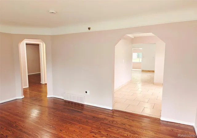 Photo 3 of Single family home for sale at 6270 Hunt St, Romulus, MI 48174 | MLS# 20261058059 | Listing updated on 2026-09-17