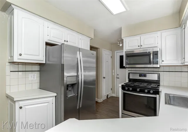 Photo 2 of Single family home for sale at 11923 Fairview Dr, Sterling Heights, MI 48312 | MLS# 20261058218 | Listing updated on 2026-09-18