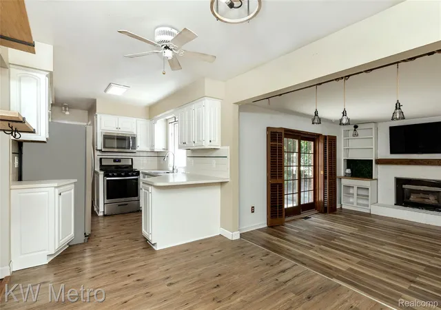 Photo 3 of Single family home for sale at 11923 Fairview Dr, Sterling Heights, MI 48312 | MLS# 20261058218 | Listing updated on 2026-09-18