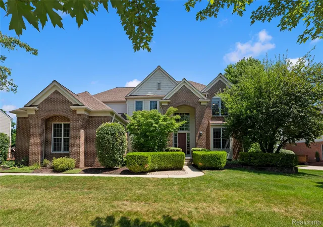 Photo 2 of Single family home for sale at 887 Loggers Cir, Rochester, MI 48307 | MLS# 20261058234 | Listing updated on 2026-09-10