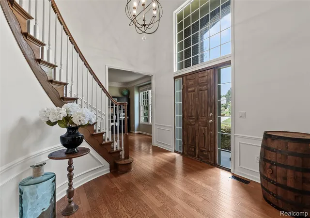 Photo 3 of Single family home for sale at 887 Loggers Cir, Rochester, MI 48307 | MLS# 20261058234 | Listing updated on 2026-09-10