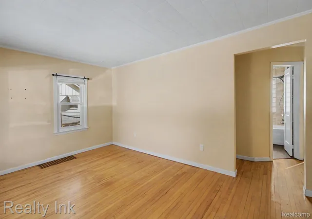 Photo 2 of Single family home for sale at 4845 Hatchery Rd, Waterford, MI 48329 | MLS# 20261058299 | Listing updated on 2026-09-04