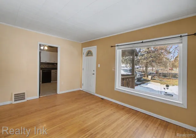 Photo 3 of Single family home for sale at 4845 Hatchery Rd, Waterford, MI 48329 | MLS# 20261058299 | Listing updated on 2026-09-04