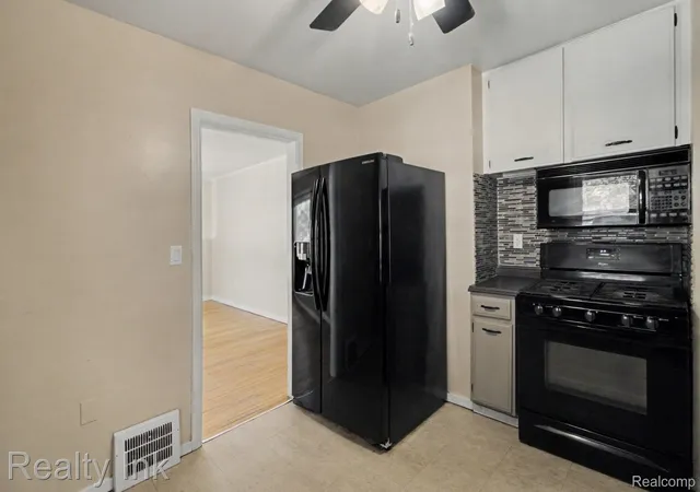 Photo 4 of Single family home for sale at 4845 Hatchery Rd, Waterford, MI 48329 | MLS# 20261058299 | Listing updated on 2026-09-04