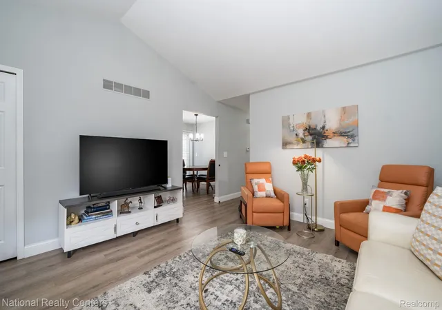 Photo 3 of Condo for sale at 19337 Mandarin Dr, Roseville, MI 48066 | MLS# 20261058385 | Listing updated on 2026-09-09