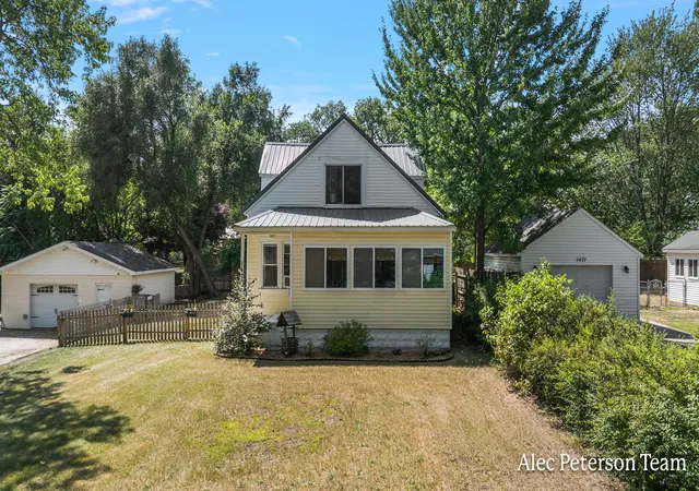Photo 1 of Sale Pending at 1473 Center St, Muskegon, MI 49442 | MLS# 71026038803 | Listing updated on 2026-10-08