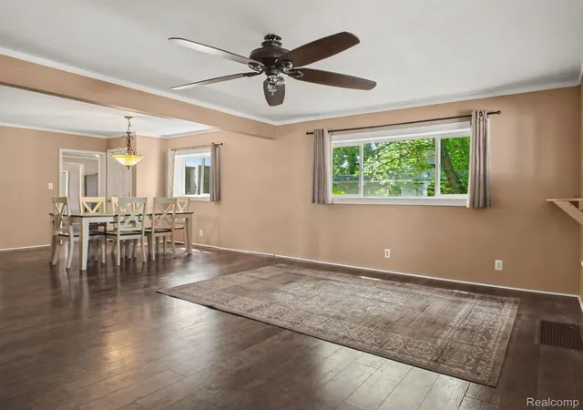 Photo 4 of Single family home for sale at 107 S Oak St, Durand, MI 48429 | MLS# 20261058483 | Listing updated on 2026-10-21