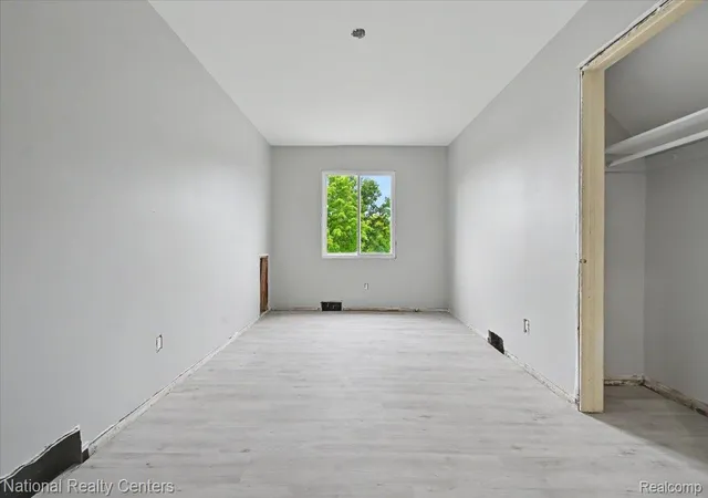 Photo 3 of Single family home for sale at 4600 Lakewood St, Detroit, MI 48215 | MLS# 20261058772 | Listing updated on 2026-09-01