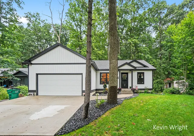 Photo 1 of Single family home for sale at 2848 Farr Rd, Fruitport, MI 49415 | MLS# 71026038979 | Listing updated on 2026-09-03