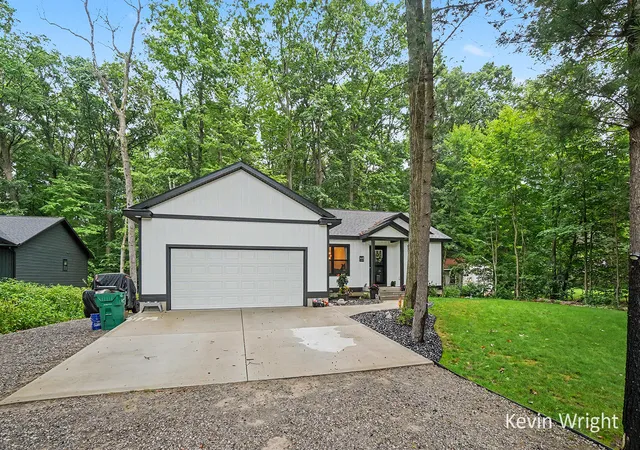 Photo 3 of Single family home for sale at 2848 Farr Rd, Fruitport, MI 49415 | MLS# 71026038979 | Listing updated on 2026-09-03