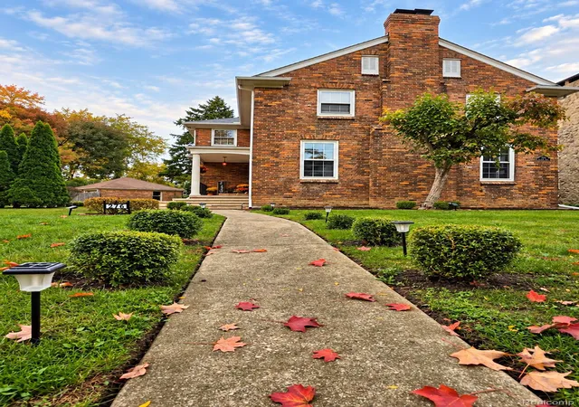 Photo 1 of Single family home for sale at 276 Lewiston Rd, Grosse Pointe Farms, MI 48236 | MLS# 20261058858 | Listing updated on 2026-10-03