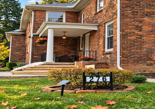 Photo 2 of Single family home for sale at 276 Lewiston Rd, Grosse Pointe Farms, MI 48236 | MLS# 20261058858 | Listing updated on 2026-10-03