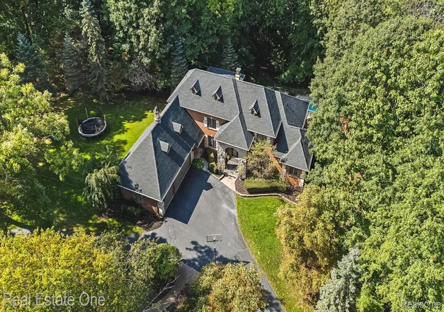 Photo 2 of Single family home for sale at 7798 Fieldstone Ridge, Clarkston, MI 48348 | MLS# 20261058929 | Listing updated on 2026-09-13