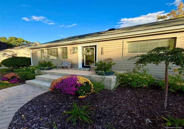 Single family home for sale at 2155 Avondale St, Sylvan Lake, MI 48320 | MLS# 20261059219