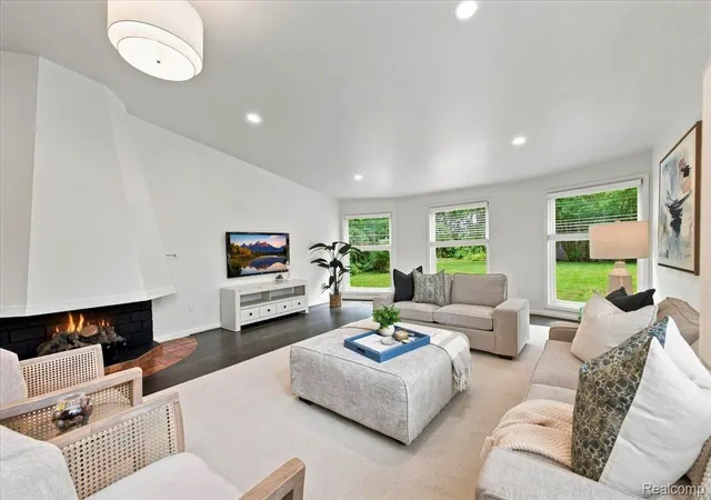Photo 2 of Single family home for sale at 2155 Avondale St, Sylvan Lake, MI 48320 | MLS# 20261059219 | Listing updated on 2026-10-11