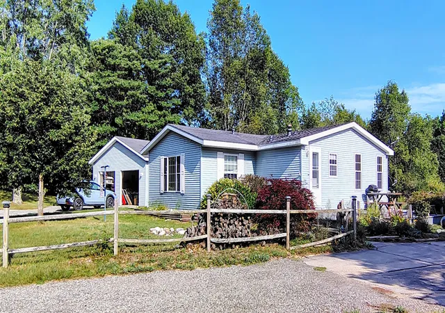 Photo 2 of Single family home for sale at 6809 W Deer Rd, Mears, MI 49436 | MLS# 65026039330 | Listing updated on 2026-09-13