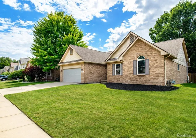 Photo 2 of Single family home for sale at 19108 Red Oak Ln, Brownstown, MI 48193 | MLS# 20261059629 | Listing updated on 2026-09-10