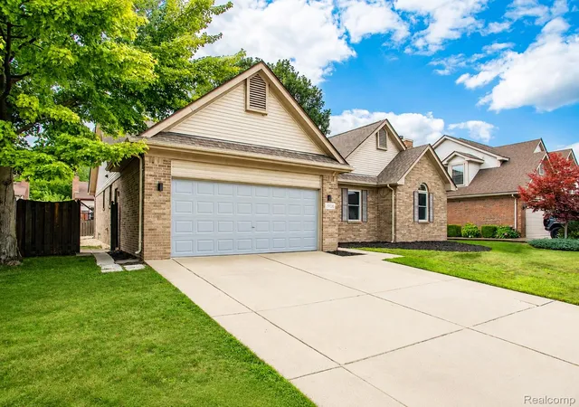 Photo 3 of Single family home for sale at 19108 Red Oak Ln, Brownstown, MI 48193 | MLS# 20261059629 | Listing updated on 2026-09-10