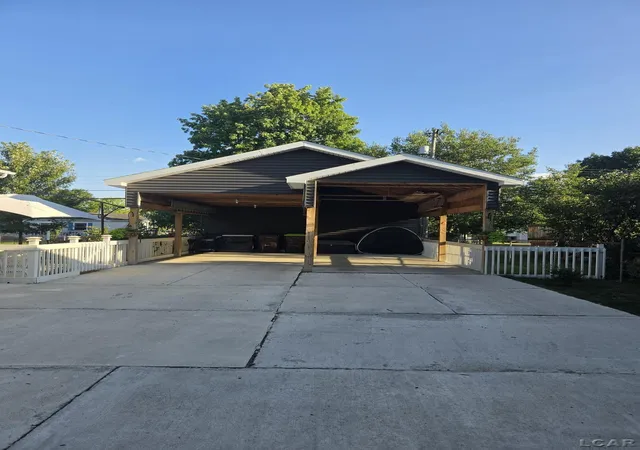 Photo 4 of Single family home for sale at 1200 W Pottawatamie St, Tecumseh, MI 49286 | MLS# 56050216818 | Listing updated on 2026-09-08
