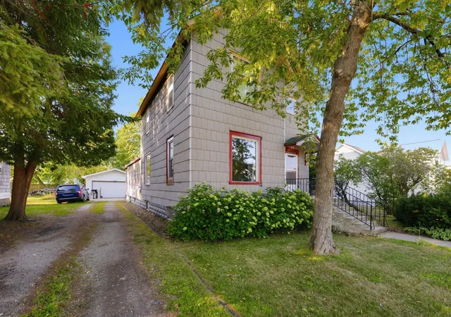 Photo 1 of Single family home for sale at 1701 13th Avenue, Menominee, MI 49858 | MLS# 65026039727 | Listing updated on 2026-09-23