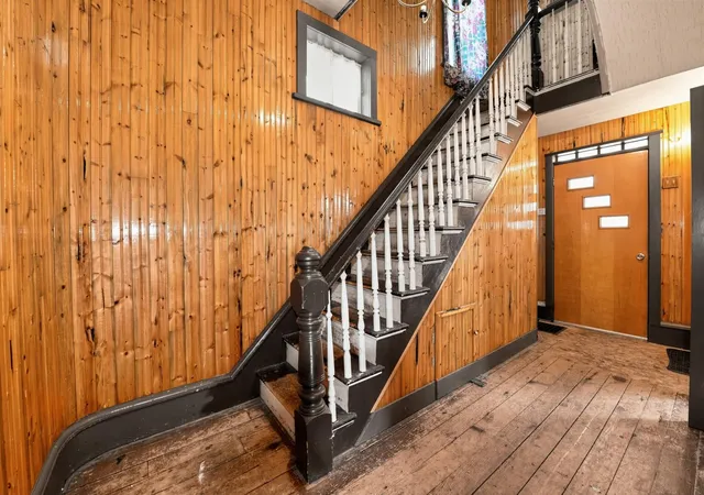 Photo 3 of Single family home for sale at 1701 13th Avenue, Menominee, MI 49858 | MLS# 65026039727 | Listing updated on 2026-09-23