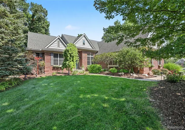 Photo 1 of Sale Pending at 5929 Scott Cir, Clarkston, MI 48348 | MLS# 20261059873 | Listing updated on 2026-09-19