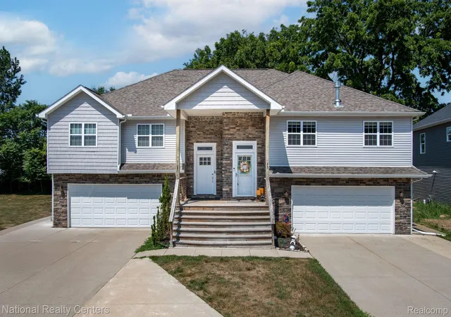 Listing Photo 1 - Condo for sale in building located at 175 Whispering Pines Dr, Fenton, MI 48430 - Unit #