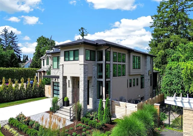 Photo 2 of Mansion for sale at 1230 Latham St, Birmingham, MI 48009 | MLS# 20261060111 | Listing updated on 2026-10-13
