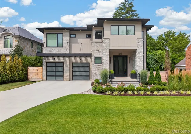 Photo 3 of Mansion for sale at 1230 Latham St, Birmingham, MI 48009 | MLS# 20261060111 | Listing updated on 2026-10-13