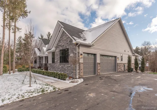 Photo 2 of Mansion for sale at 5535 W Huron River Dr, Dexter, MI 48130 | MLS# 20261060255 | Listing updated on 2026-09-09