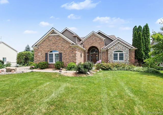 Photo 1 of Single family home for sale at 10654 W Braemar, Holly, MI 48442 | MLS# 20261060306 | Listing updated on 2026-10-18