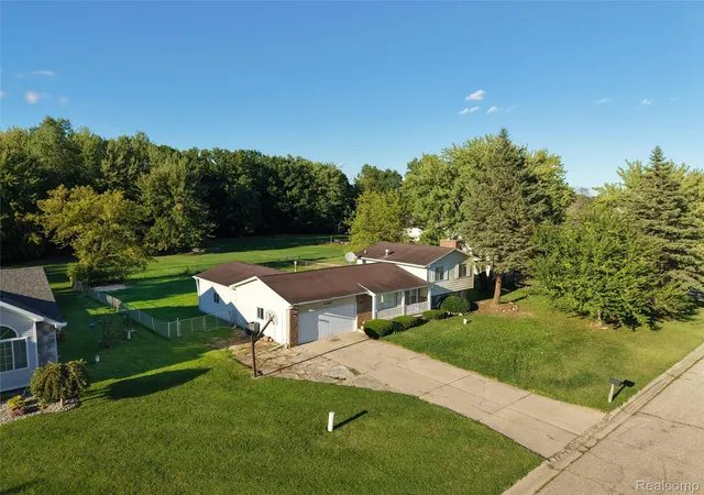 Photo 3 of Single family home for sale at 4367 Chicory Ln, Burton, MI 48519 | MLS# 20261060366 | Listing updated on 2026-09-11
