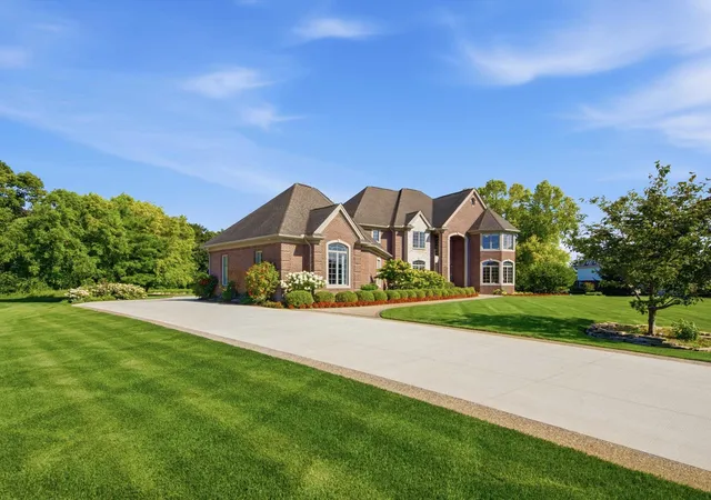 Photo 4 of Single family home for sale at 69968 Sunset Ln, Bruce Twp, MI 48065 | MLS# 58050217092 | Listing updated on 2026-09-04