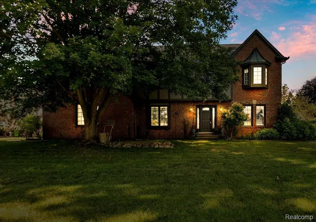Photo 1 of Sale Pending at 2765 Hunter Hts Dr Sw, West Bloomfield, MI 48324 | MLS# 20261060478 | Listing updated on 2026-10-02
