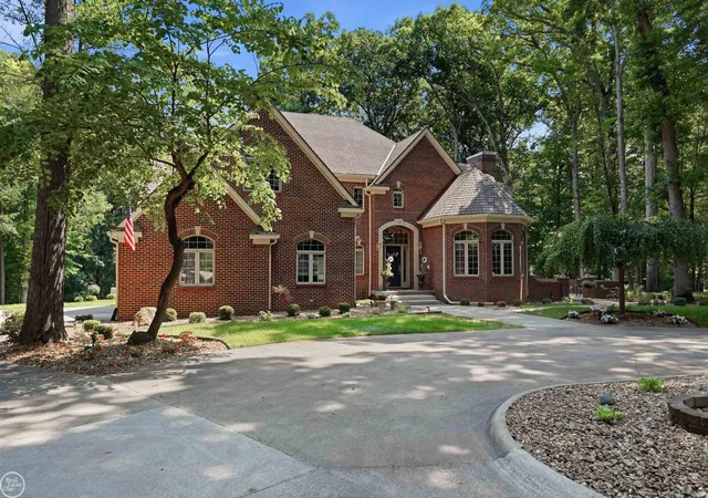 Photo 1 of Mansion for sale at 3180 Cyn Oaks Trl, Milford, MI 48380 | MLS# 58050217166 | Listing updated on 2026-09-10