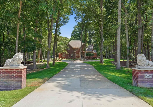 Photo 2 of Mansion for sale at 3180 Cyn Oaks Trl, Milford, MI 48380 | MLS# 58050217166 | Listing updated on 2026-09-10